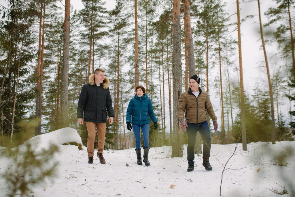 metsänomistaja luottaa omaan metsäasiantuntijaansa