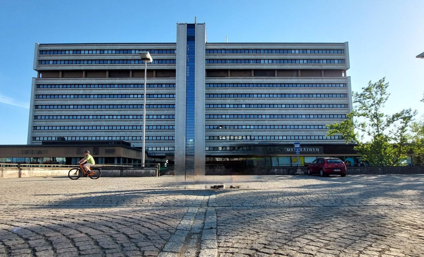 Tupariglögit uudella toimistolla Kouvolan keskustassa