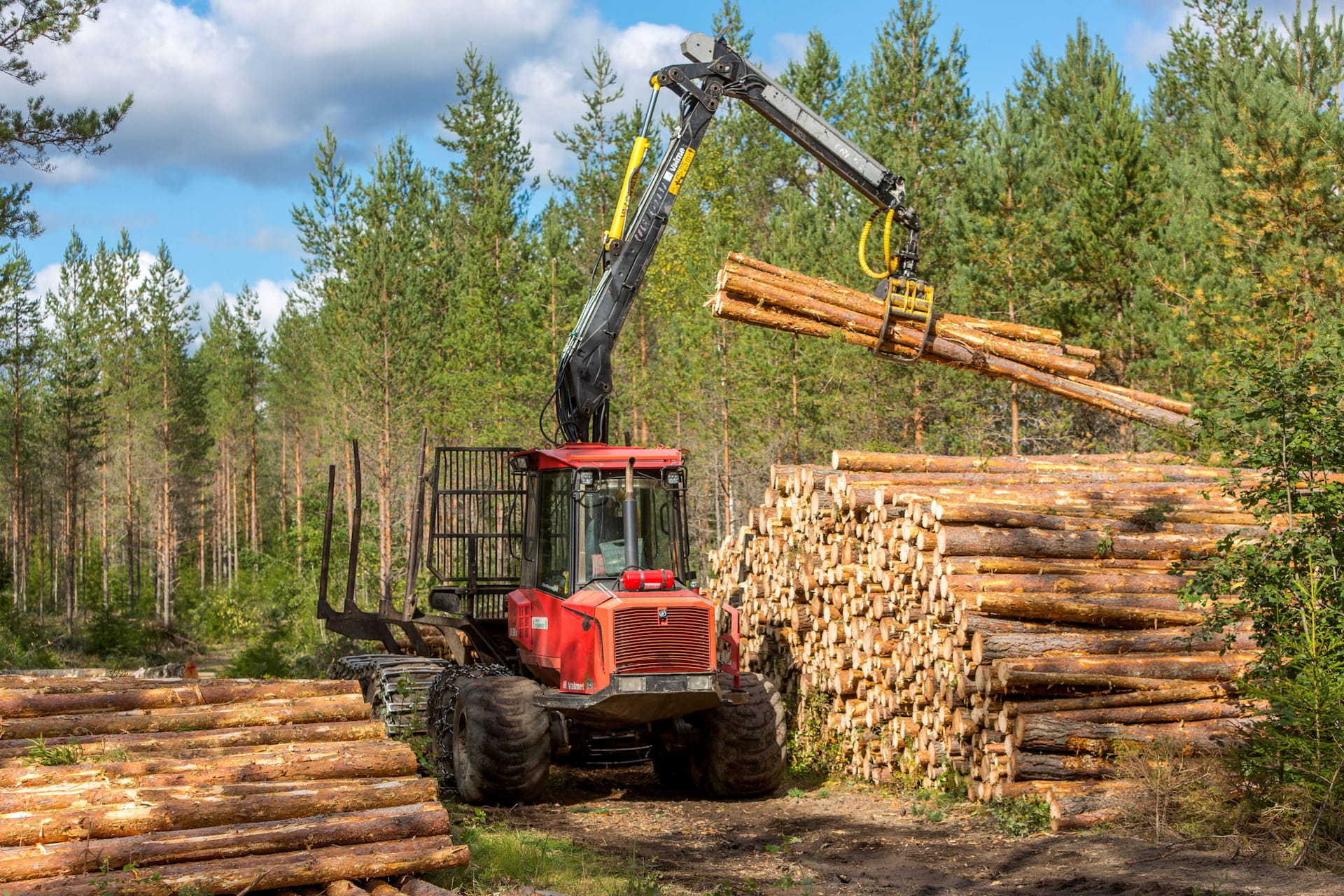 Puumarkkinoiden toimivuutta ei ole syytä vaarantaa  